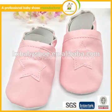 Chaussures de bébé en cuir souple et doux à la mode de Whosale 2015